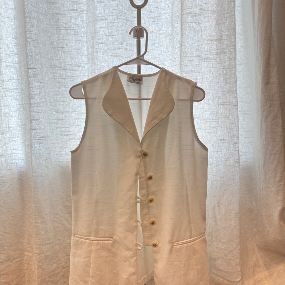 White Sleeveless Button-Up Vest